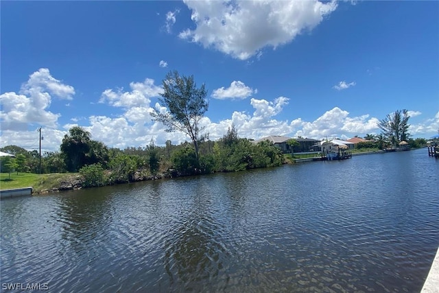 Listing photo 2 for 2725 NW 41st Ave, Cape Coral FL 33993