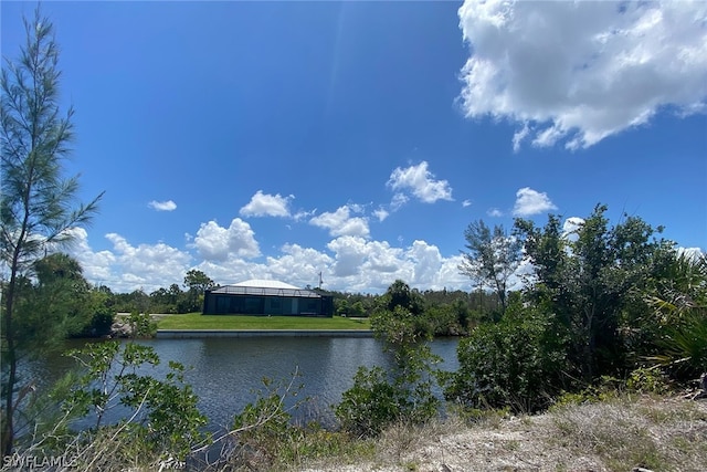 Listing photo 3 for 2725 NW 41st Ave, Cape Coral FL 33993