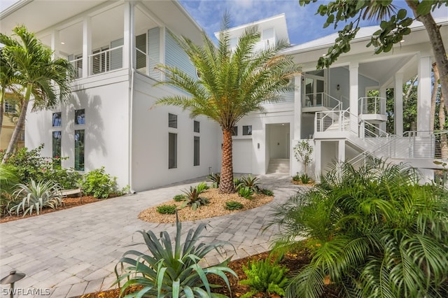 view of front of house with a garage