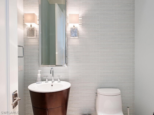 1270 Gulf Shore Blvd S, Naples, FL 34102 - bathroom with toilet