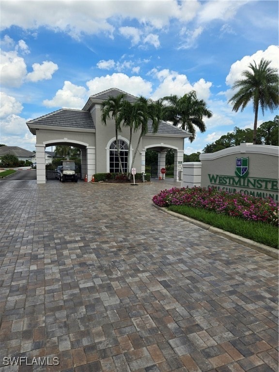 view of front of home with a carport