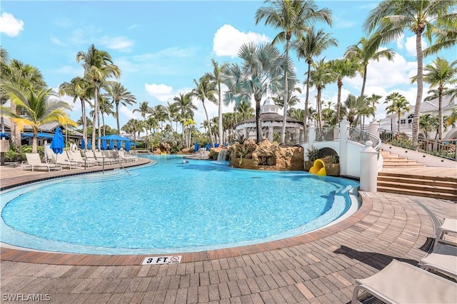 view of swimming pool