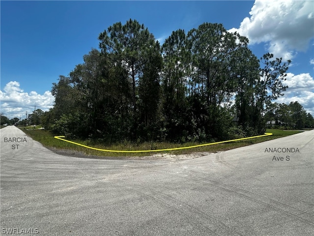 Listing photo 2 for 700 Barcia St E, Lehigh Acres FL 33974