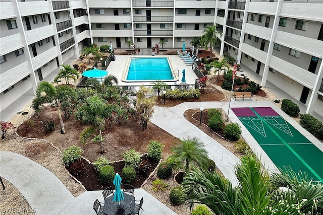 view of swimming pool