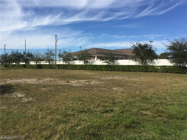 Listing photo 2 for 4814 SW 17th Pl, Cape Coral FL 33914