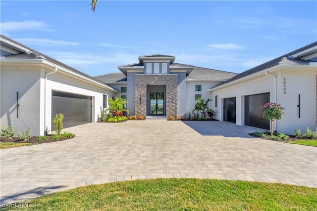 view of front facade with a garage