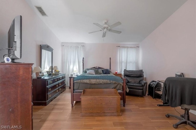 bedroom featuring ceiling fan