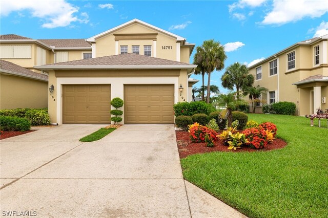 view of front of property featuring a front yard