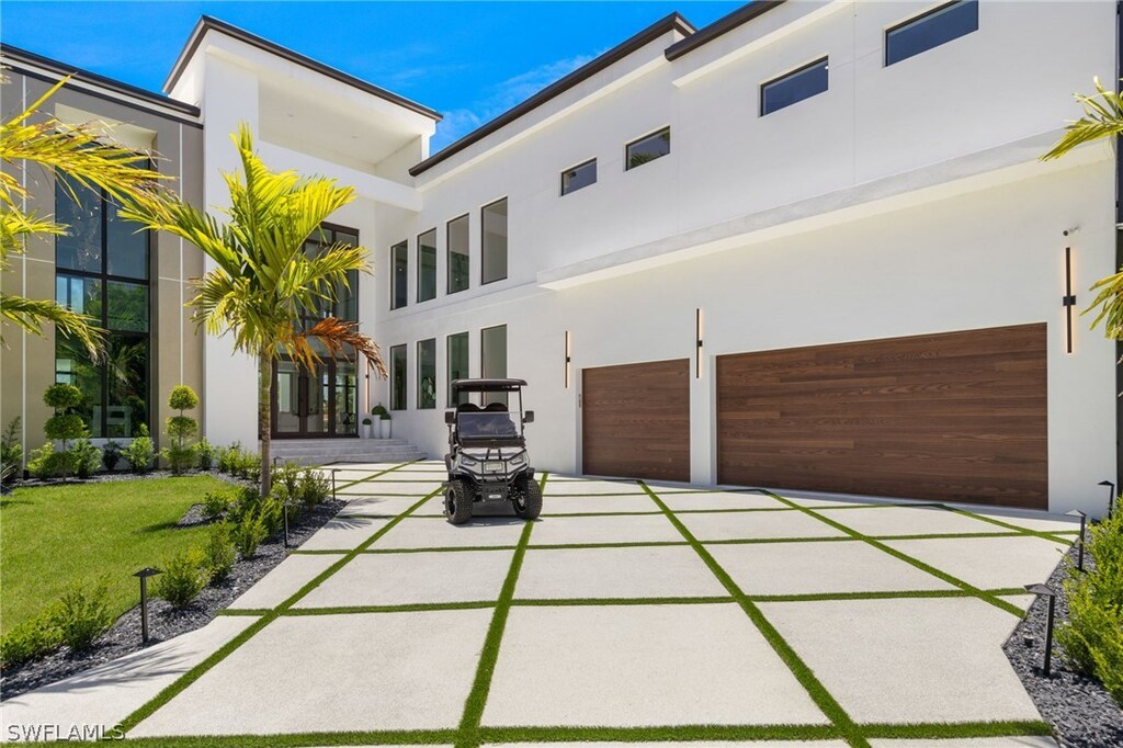 exterior space with a yard