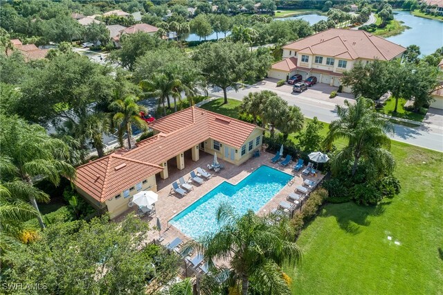 bird's eye view featuring a water view