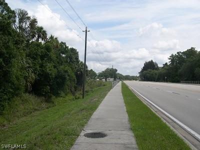 Listing photo 2 for 980 W Hickpochee Ave, Labelle FL 33935