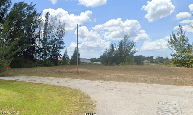 Listing photo 3 for 1800 NE 1st Place, Cape Coral FL 33909