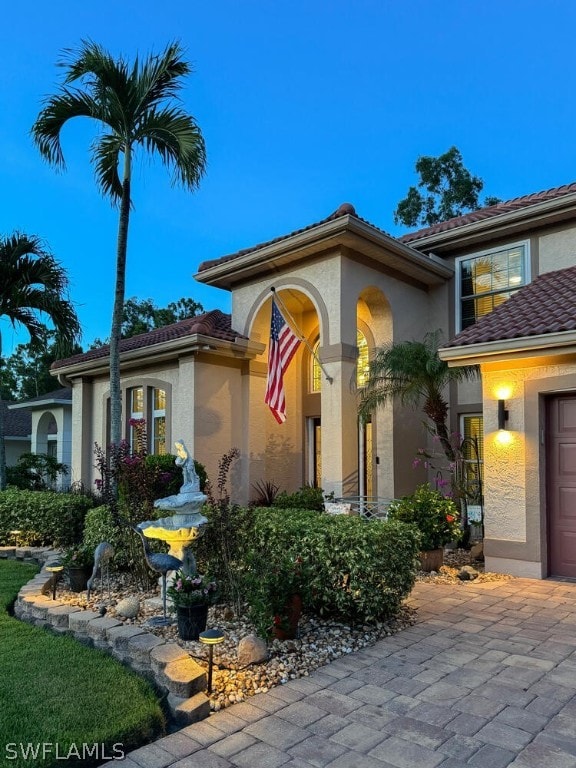 view of mediterranean / spanish-style home