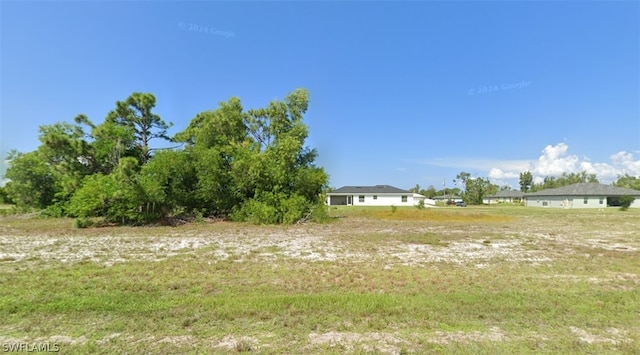 Listing photo 2 for 4524 NW 36th Ave, Cape Coral FL 33993