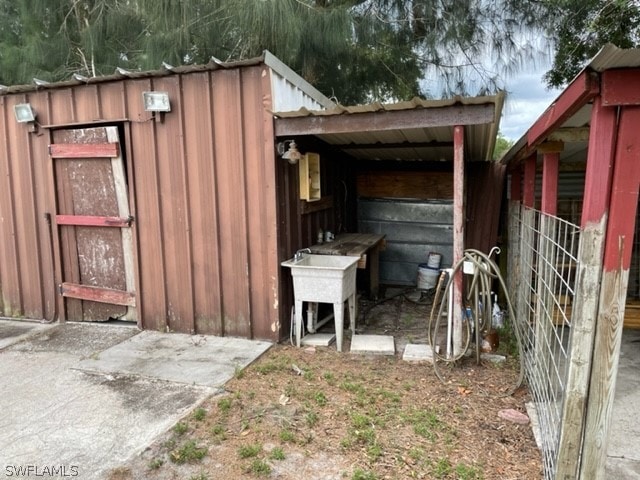 view of shed / structure