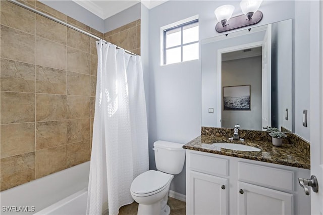 full bathroom featuring vanity, toilet, crown molding, and shower / tub combo with curtain