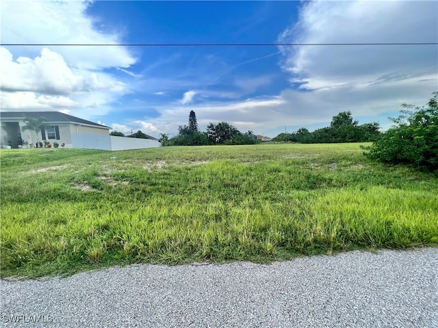 Listing photo 2 for 1414 NE 20th St, Cape Coral FL 33909