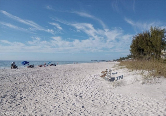 Listing photo 3 for 3015 Ave B, Bradenton Beach FL 34217