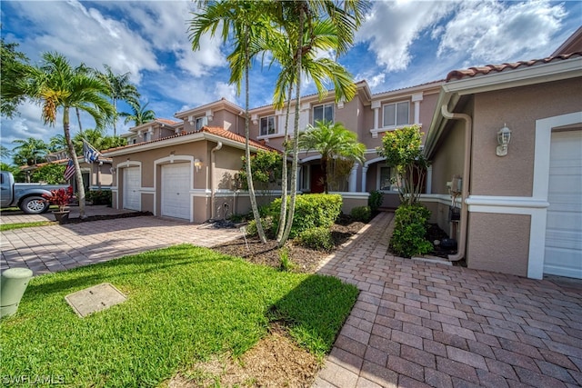 view of mediterranean / spanish-style home