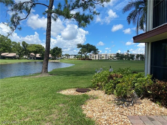 view of yard featuring a water view