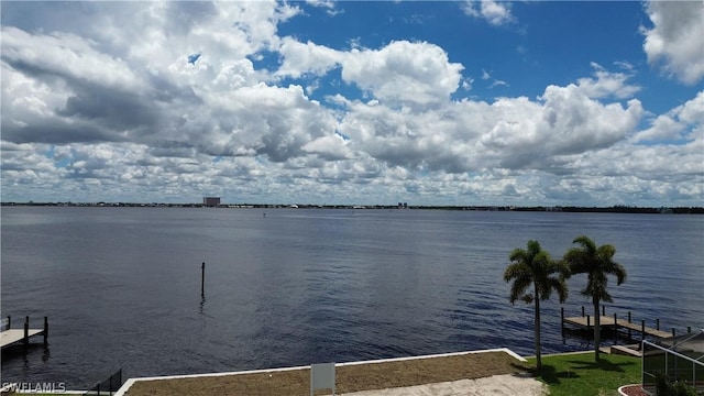 Listing photo 2 for 5639 Riverside Dr, Cape Coral FL 33904