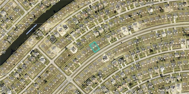 Listing photo 2 for 2025 Diplomat Pkwy W, Cape Coral FL 33993