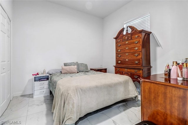 bedroom with a closet