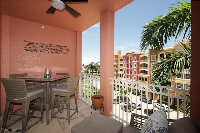 balcony featuring ceiling fan