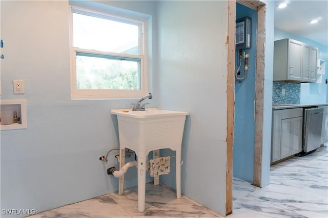 bathroom featuring decorative backsplash