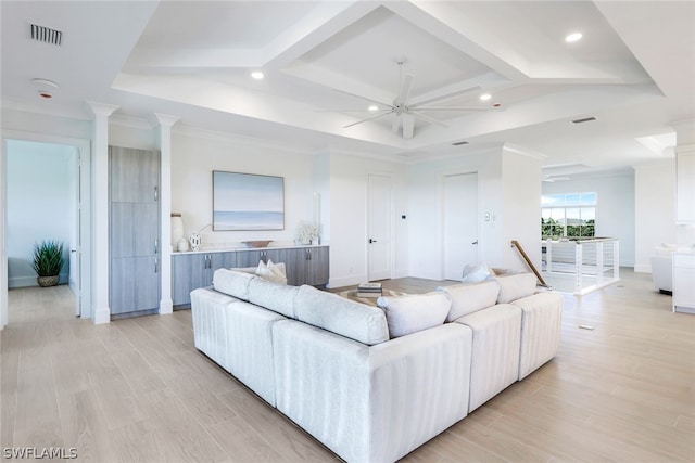 living room featuring light wood-style floors, recessed lighting, visible vents, and a ceiling fan
