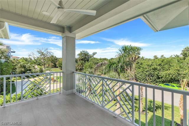 balcony featuring ceiling fan