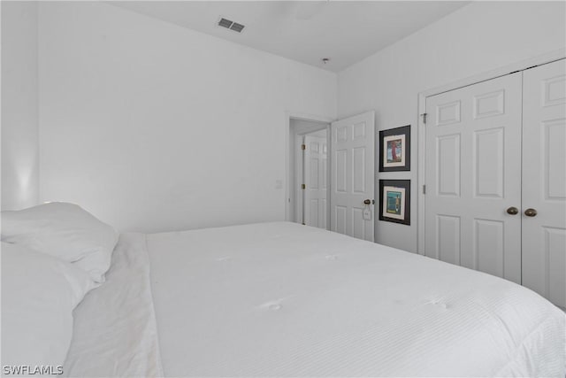 bedroom featuring a closet and ceiling fan