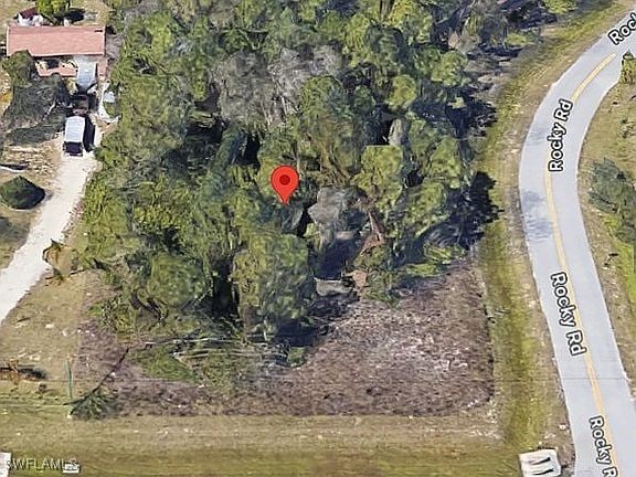 Listing photo 3 for 9707 Strike Ln, Bonita Springs FL 34135