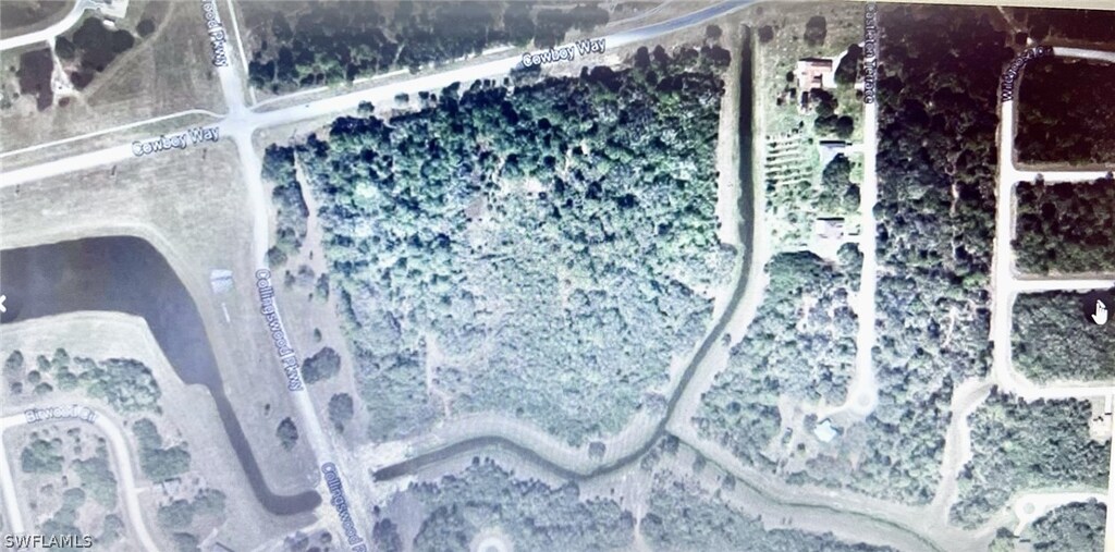 E Cowboy Way, Labelle, FL 33935