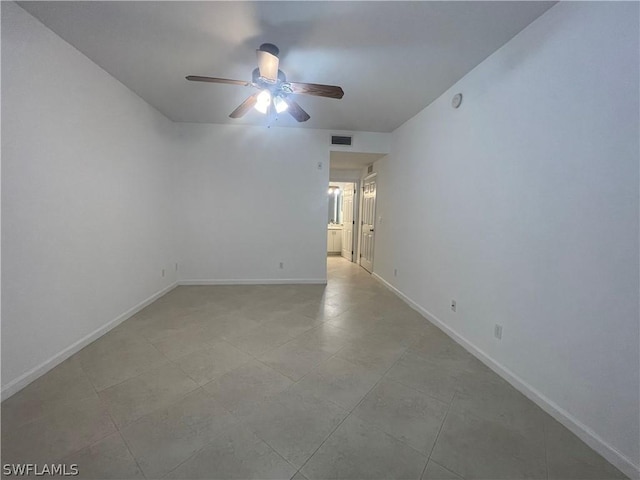 empty room with ceiling fan