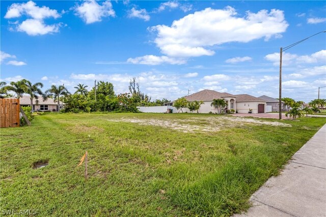 Listing photo 3 for 1222 Gleason Pkwy, Cape Coral FL 33914