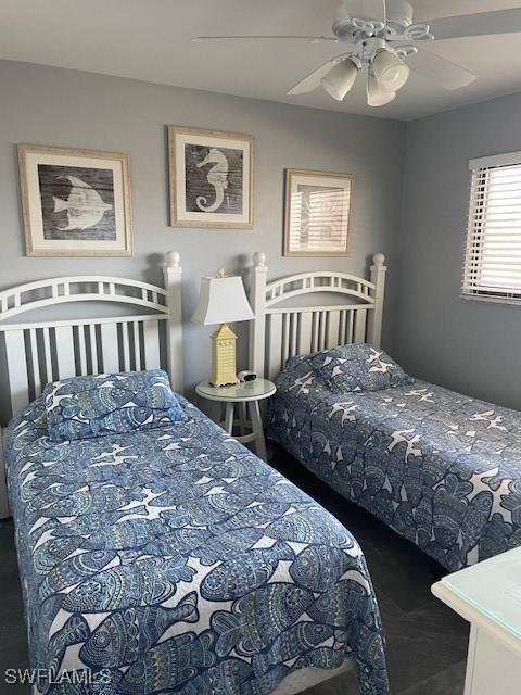 bedroom with ceiling fan