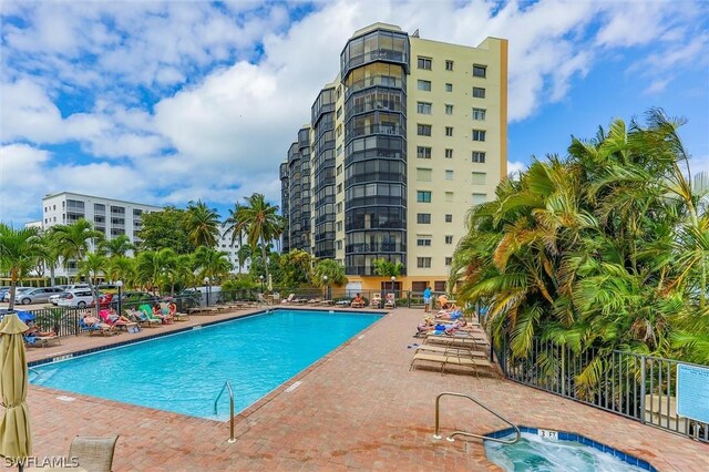 view of swimming pool