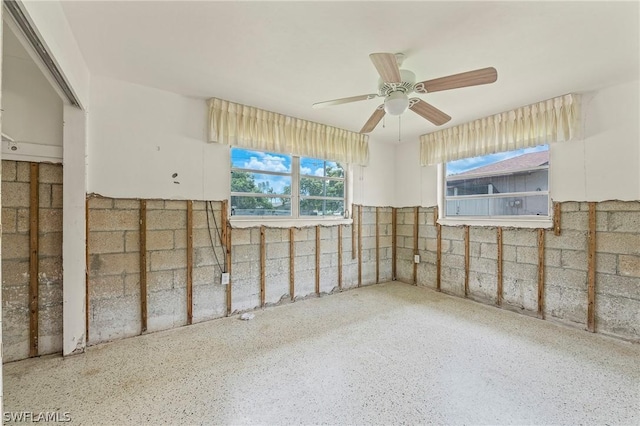 empty room with ceiling fan