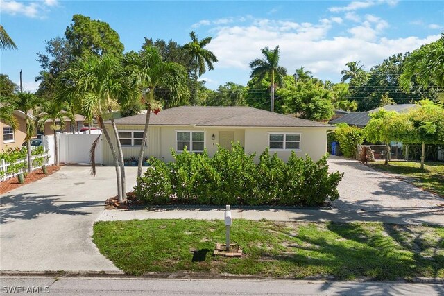 view of front of property