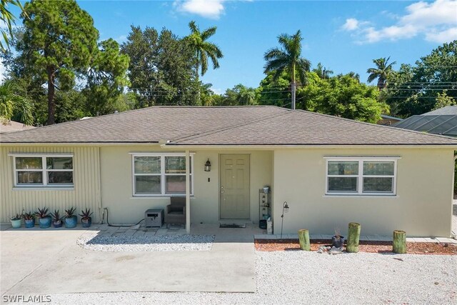 view of front of property featuring a patio area