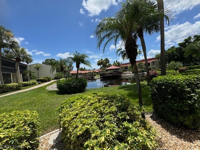 view of yard featuring a water view