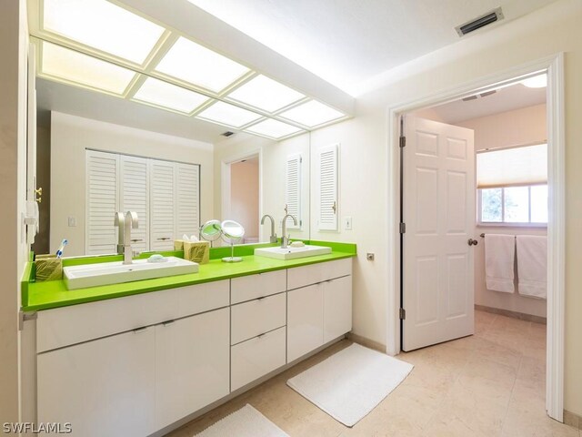 bathroom with vanity