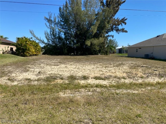 Listing photo 2 for 3421 SW 11th Ct, Cape Coral FL 33914