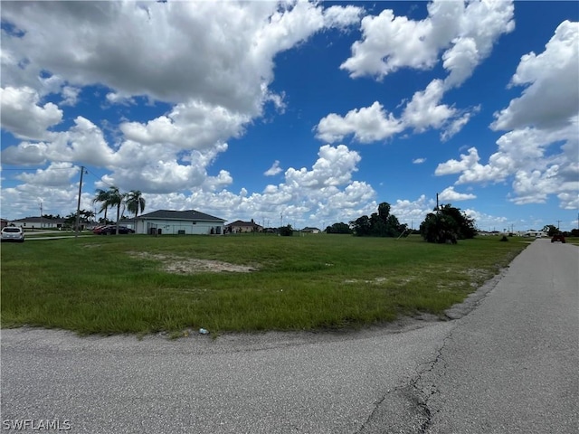 Listing photo 3 for 218 NW 28th St, Cape Coral FL 33993