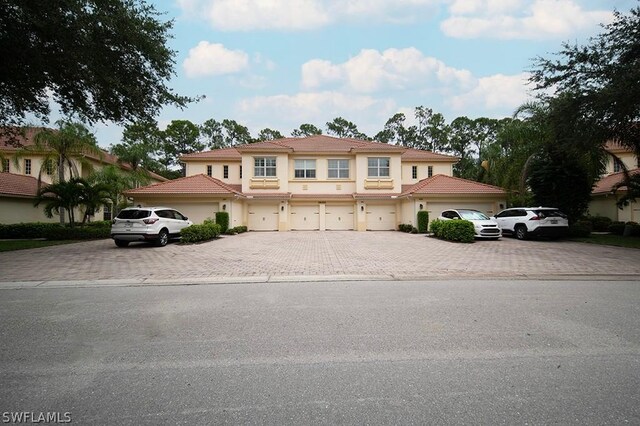 view of mediterranean / spanish-style home