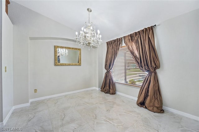 unfurnished room featuring lofted ceiling, an inviting chandelier, and baseboards