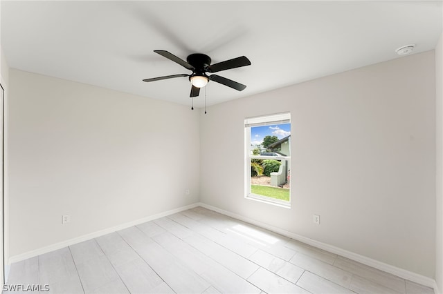 empty room with ceiling fan