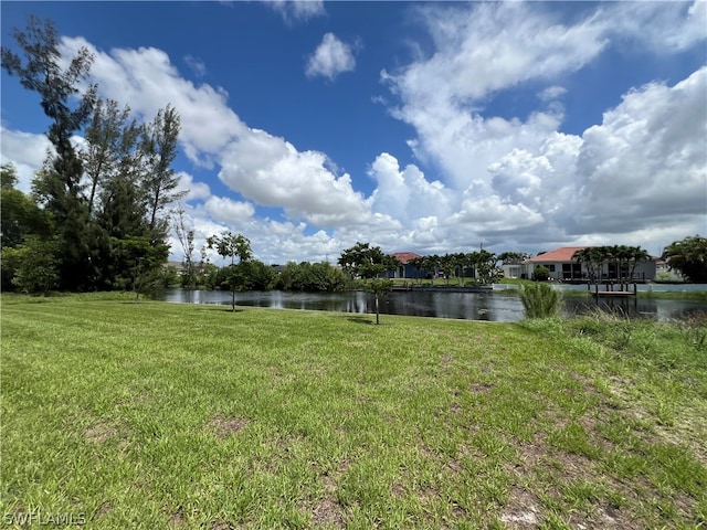 Listing photo 2 for 627 SW 26th Ter, Cape Coral FL 33914