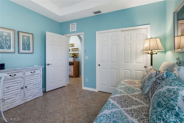 bedroom featuring a closet